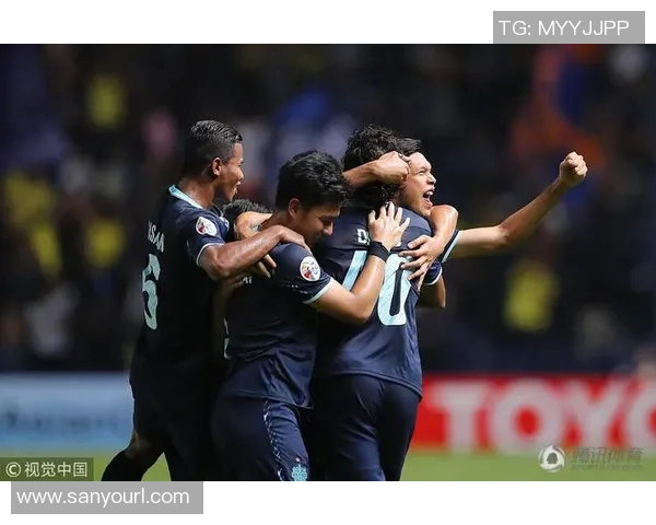 霸气足球明星庆祝瞬间展现激情与荣耀的完美时刻 霸气足球明星庆祝瞬间展现激情与荣耀的完美时刻