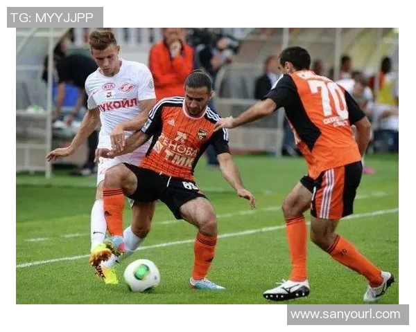 乌拉尔与苏维埃翼的对决分析与战术探讨