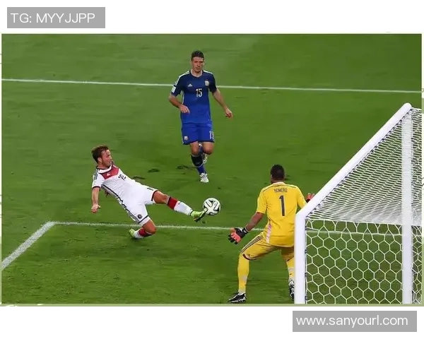 足球明星们的经典进球瞬间精彩回顾与图集分享 足球明星们的经典进球瞬间精彩回顾与图集分享